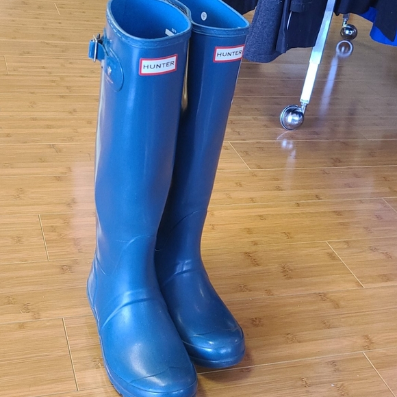 animal rescue rain boots